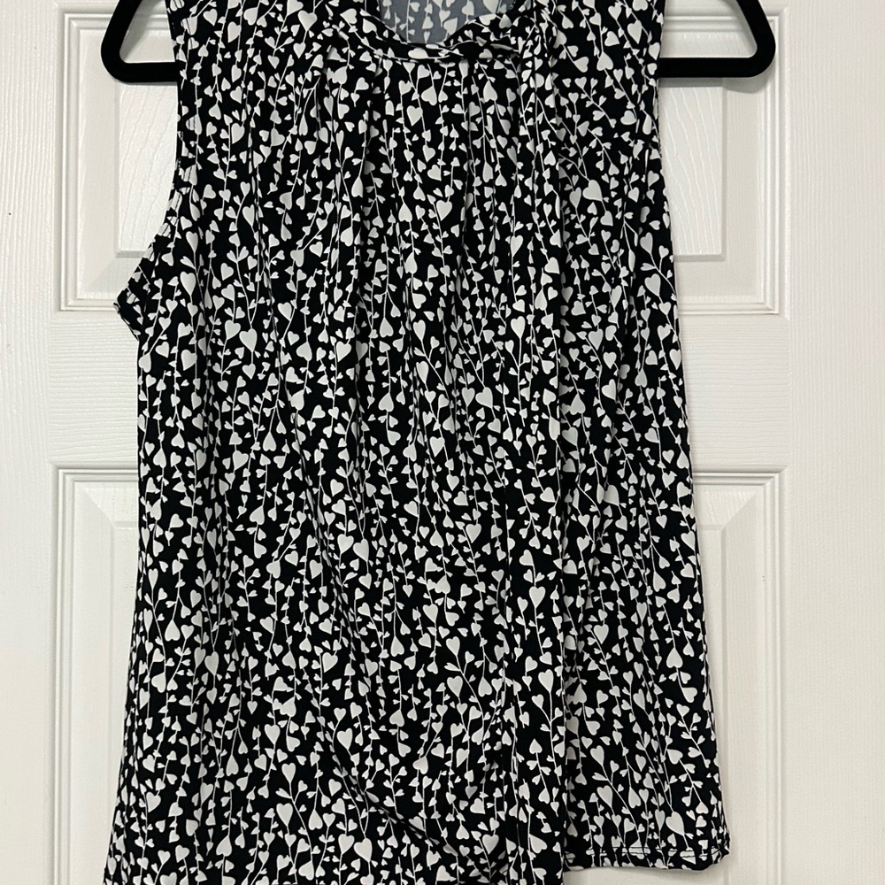 Black and White‎ Patterned Women's Top